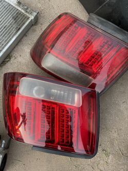 Pair Of 99-04 Mustang Taillights 