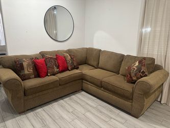 Sectional Sofa Couch Good Condition 😍