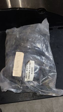 MUSTANG FOXBODY Black Front Seatbelts NEW IN PACKAGE 79-93