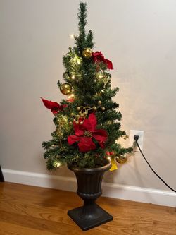 Pre-Lit Artificial Christmas Tree in Urn
