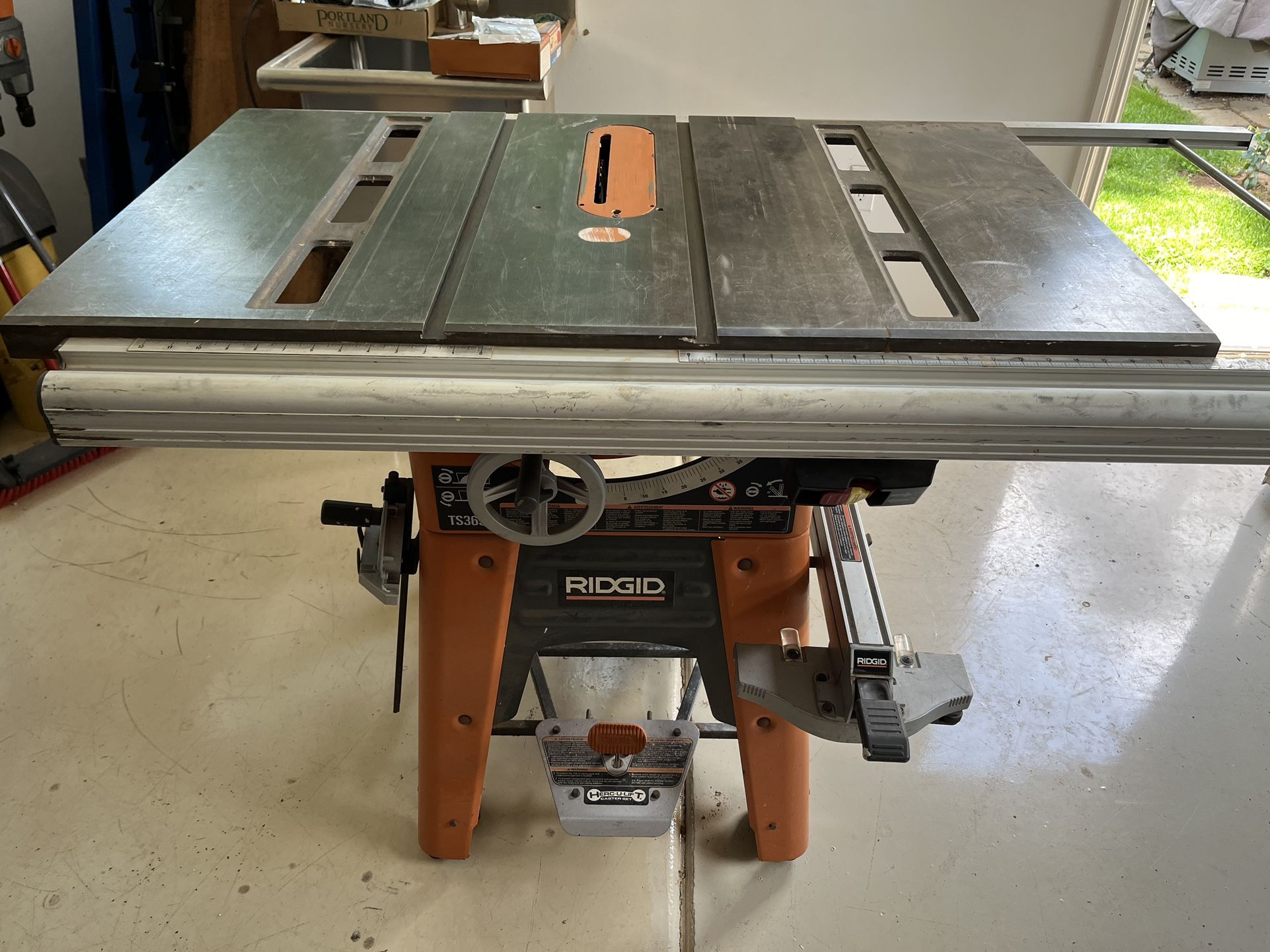 Ridgid Cast Iron Table Saw
