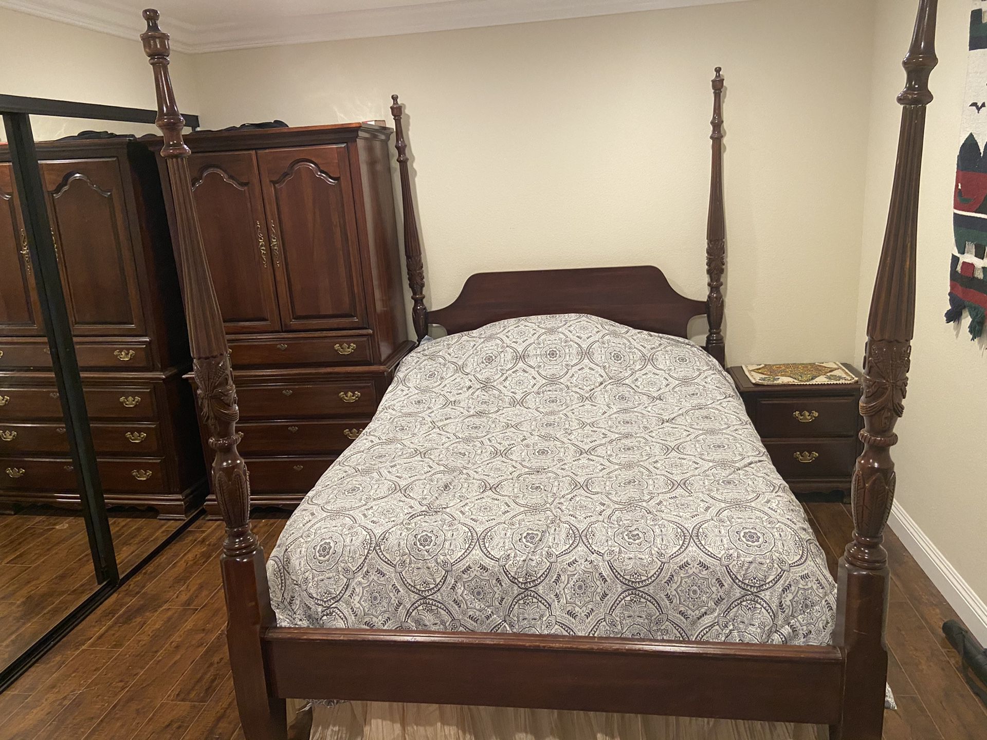 Solid Wood Queen bedroom set