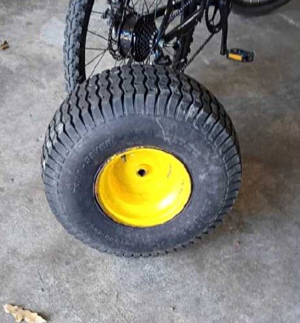 John Deer Tractor Tire 20x8x8 Used 