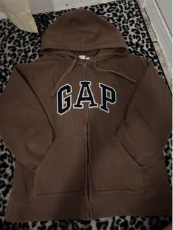 GAP SWEATER
