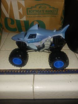 Monster Jam Megalodon 1:24 Scale Toy