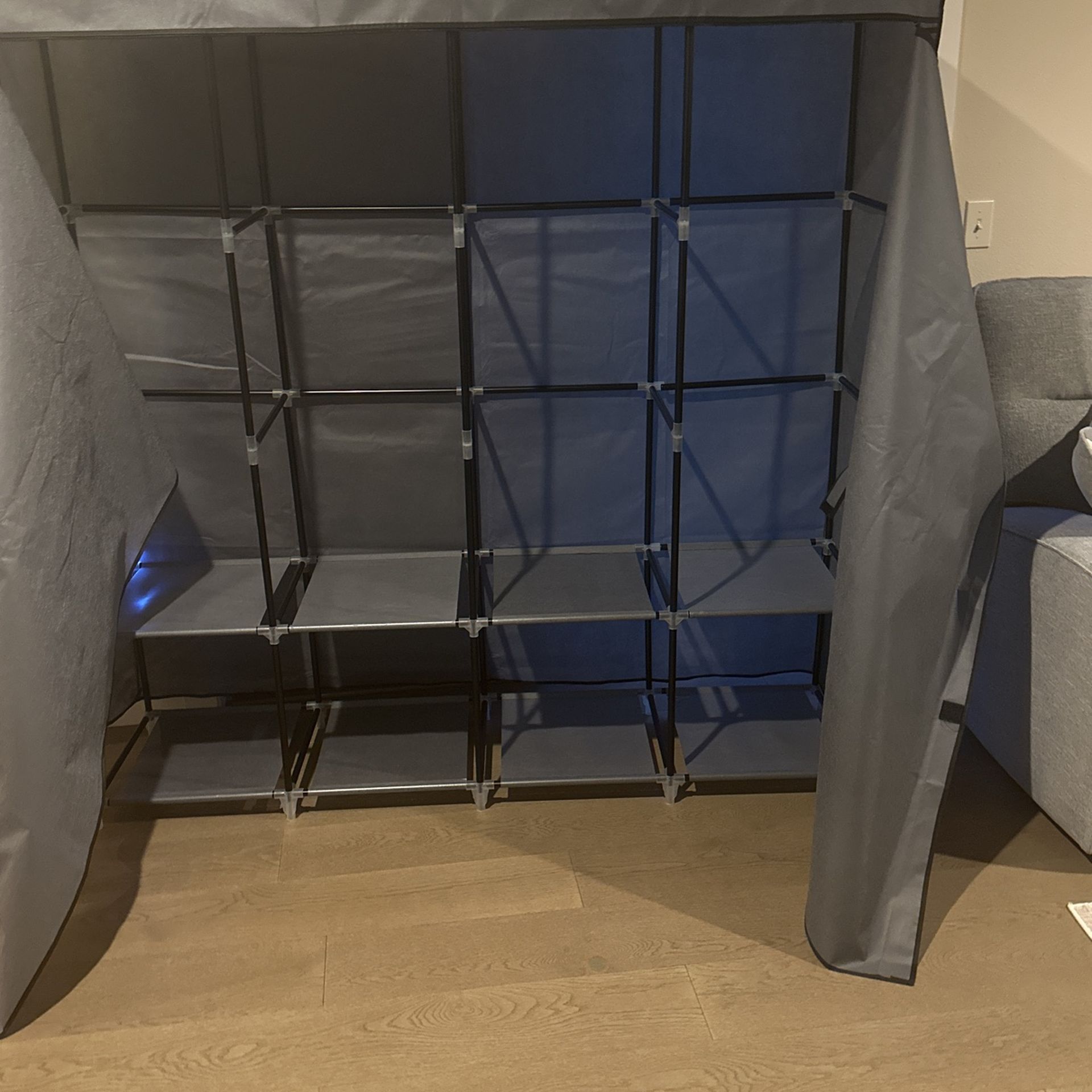 Closet/shelfs