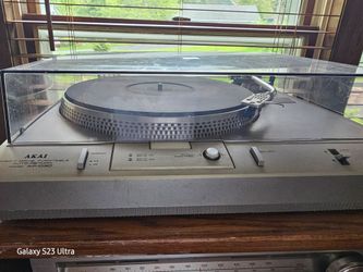 A k a i direct drive turntable
