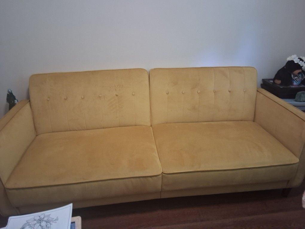 GOLD OR MUSTARD RETRO FUTON (LIKE NEW)