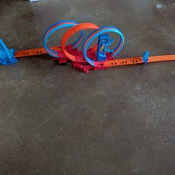 Hot Wheels 3 Loop Track