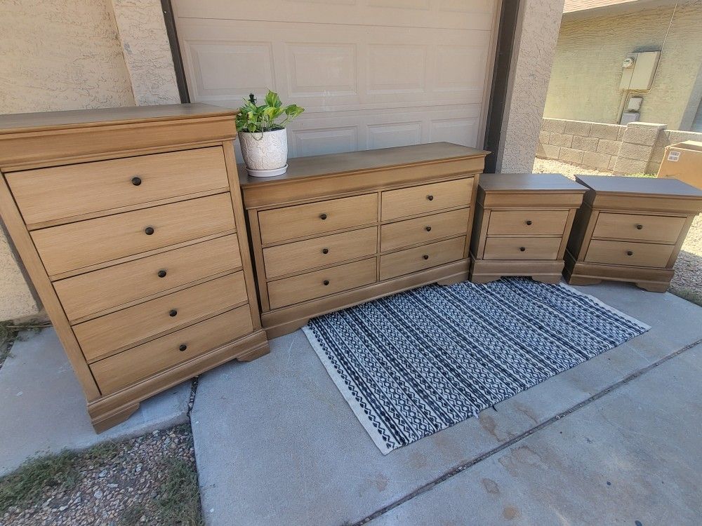 Gorgeous Dressers And Nightstands