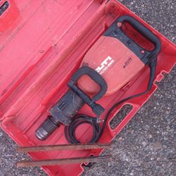 Hilti TE 1000 AvR Concrete Braker Jack Demolition Hammer. Vgood Condition in Case With 2 Bits.  For Pick Up Fremont  No Low Ball Offers. No Trades 