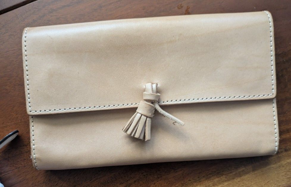 Nisolo Clutch Wallet In Natural vachetta Leather