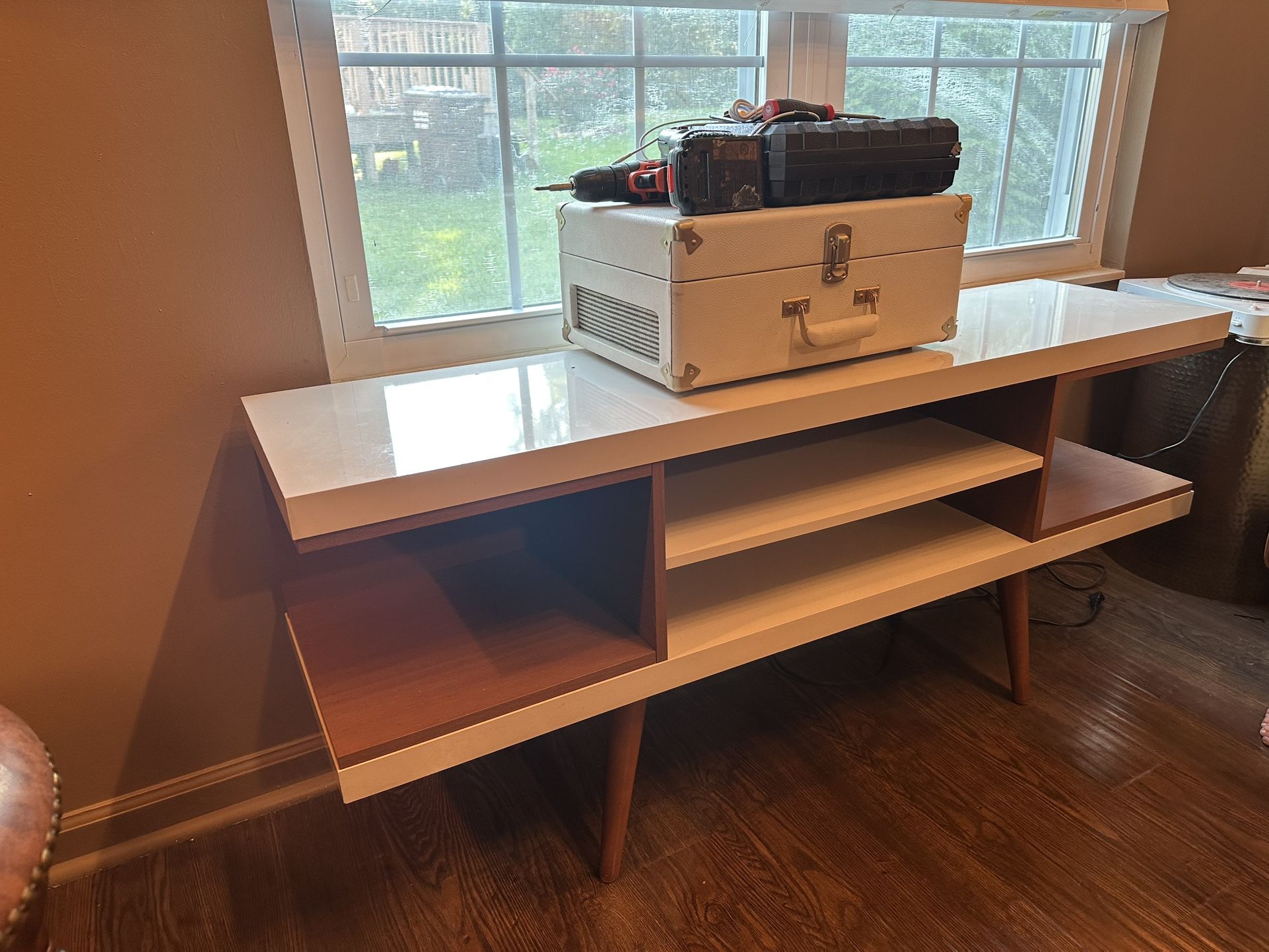 tv stand