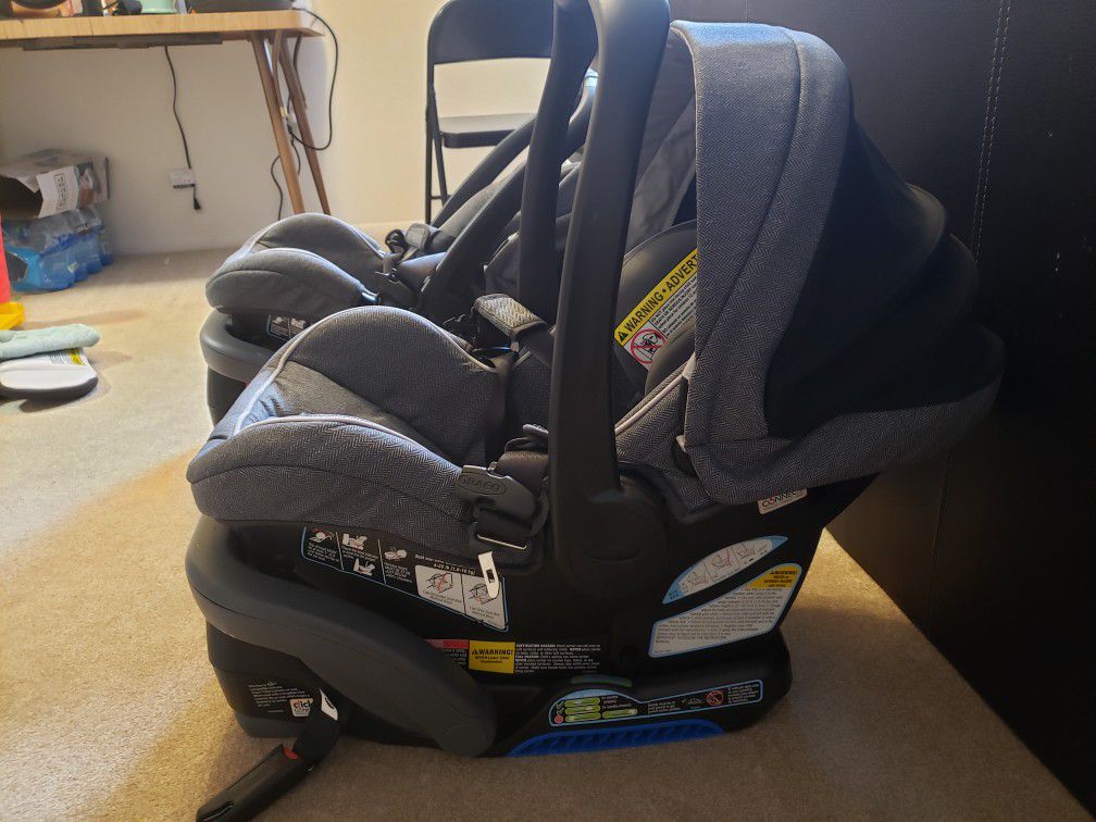 Graco SnugRide SnugLock35 Infant Car Seat With Base