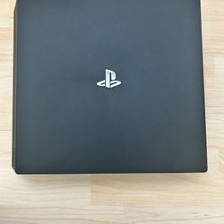 Ps4 Pro w/ controller