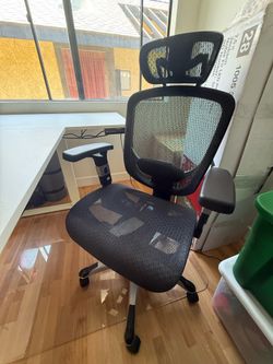 Hyken Ergonomic Chair