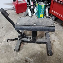 Motorcycle jacks
