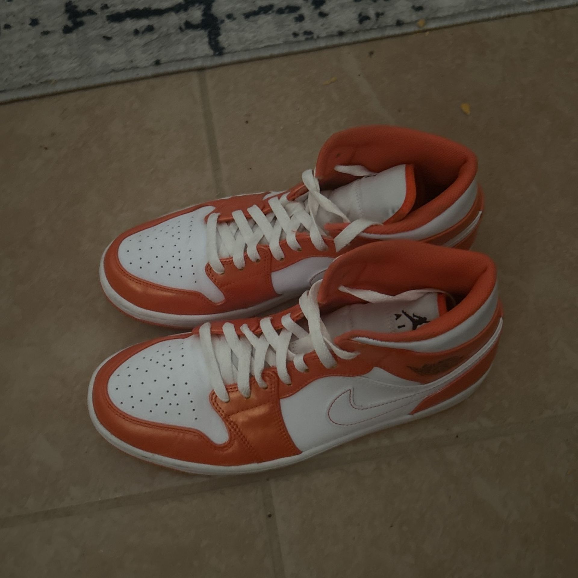 Jordan 1 Orange 