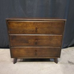 Classic 3-Drawer Dresser in Walnut