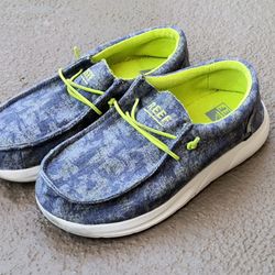 Boy's Shoes Size 1