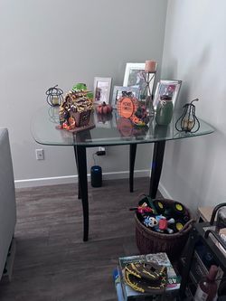 Breakfast Table and 4 Chairs