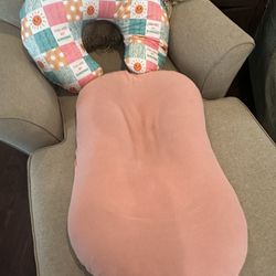 Boppy And Snuggle Me 