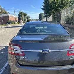 2016 Ford Taurus