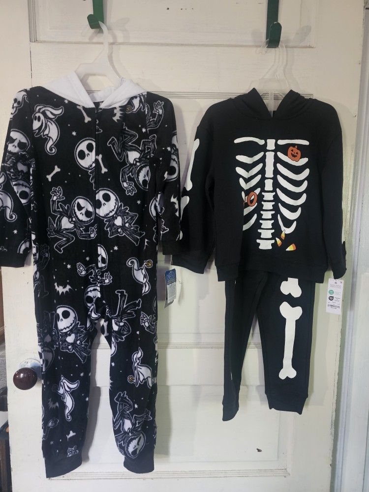 Size 4 New halloween Boy Pajamas and Sweatsuit