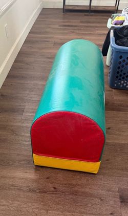 Gymnastics half barrel mat