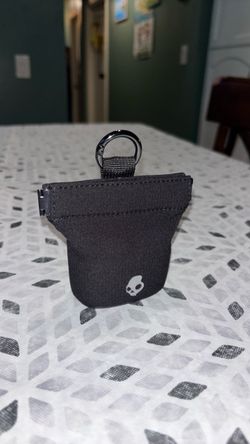 Skullcandy Earbuds With Case