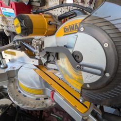 DeWalt DWS780 12” Sliding Miter Saw With Stand