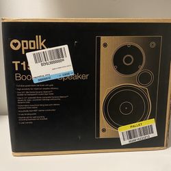 Pair Of Polk Bookshelf Speakers Wall Mountable 