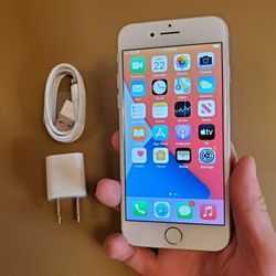 iPhone 7 - UNLOCKED - Like New  