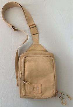 Sport Sling in Beige by the brand BÉIS Travel.