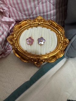Woman flower earrings lavender pink small studs