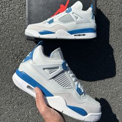 Jordan 4 Retro Military Blue (2024)