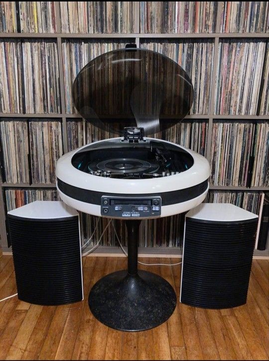 Weltron Stereo System