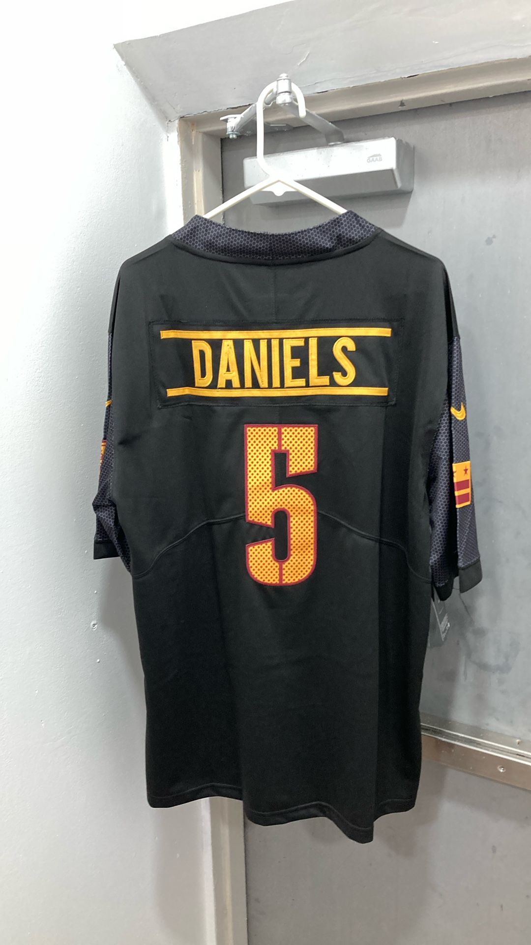 DANIELS Jersey