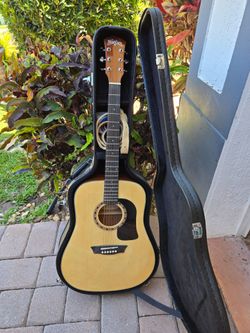 Guitar / Washburn with Case