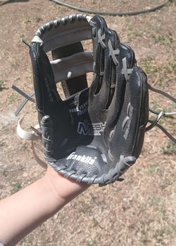 Baseball glove