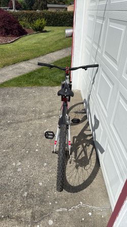 TREK 4500 mountain bike, aluminum frame 24 speed, rock shock for sale