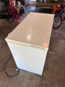 Chest freezer