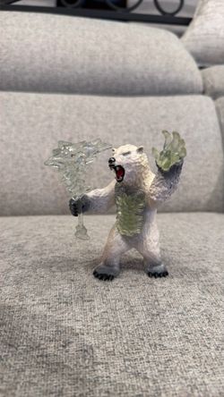 Schleich Eldrador Creatures Mythical Ice Creature with Frozen Hammer