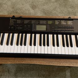 Casio CTK-1100  Portable 61 Note Keyboard With Built In Speakers. Used, Exc.  Condition!