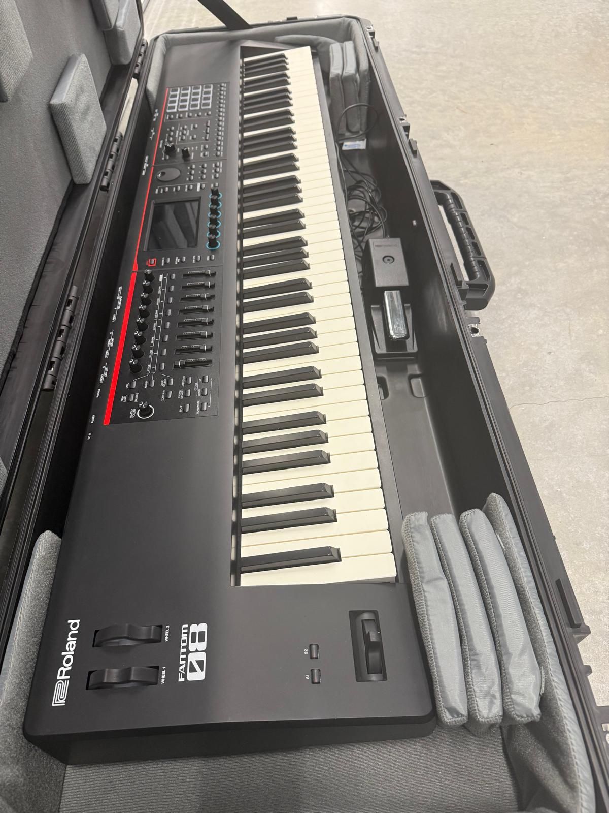 Roland FANTOM-08 Music Workstation Keyboard with Case and Pedal Bundle