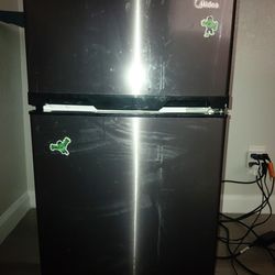 Mini Working Refrigerator $150 obo