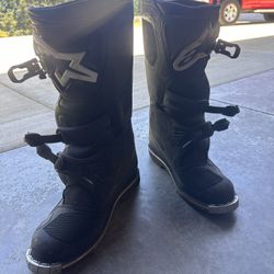 Moto Boots