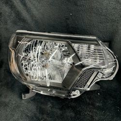 2012-2015 Toyota Tacoma  headlights pair