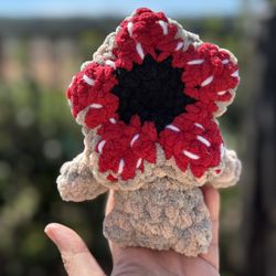 Itty Bitty Demogorgon 🌺 Stranger Things 🌺 Handmade 🧶 Crochet 🧶 Plushie