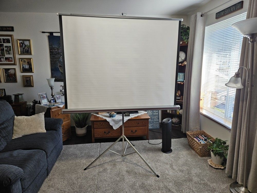 (PICK UP SUMNER) 60 X 60 PORTABLE TRIPOD PROJECTION SCREEN